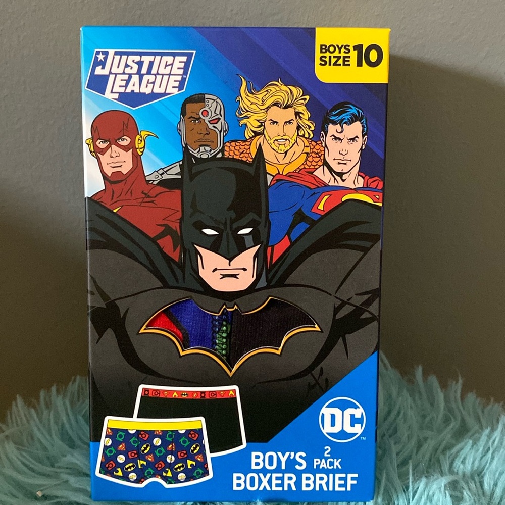 BRAND NEW BOYS 2 PACK OF BOYS BOXER BRIEFS SIZE 10! NWT! SMOKE FREE HOME!